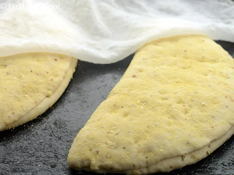 Step 36 – After 30 minutes, the garlic bread will look like this.