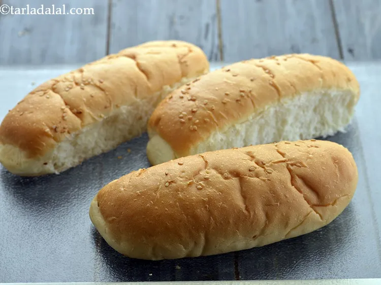 Step 9 – For making the&nbsp;<strong>garlic bread recipe | Indian style garlic bread | baked garlic bread |&nbsp;</strong>&nbsp;place …