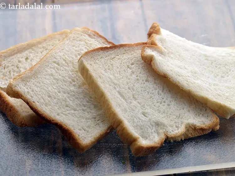 Step 3 – To make <strong>garlic croutons recipe | Indian style&nbsp;crunchy garlic crouton | homemade garlic croutons | …