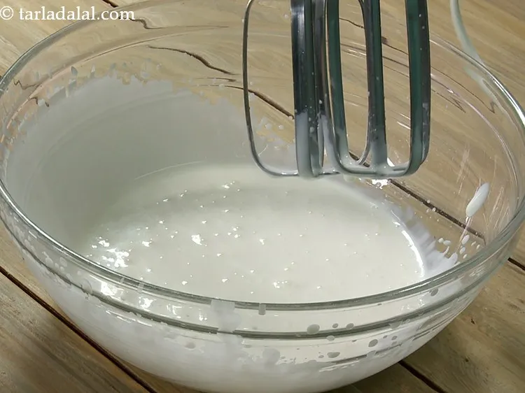 स्टेप 3 – इलेक्ट्रिक बीटर का उपयोग करके २ मिनट के लिए या …