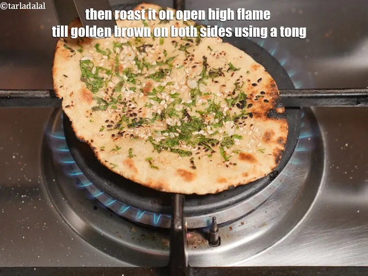 स्टेप 40 – फिर इसे खुली तेज आंच पर चिमटे की सहायता से …