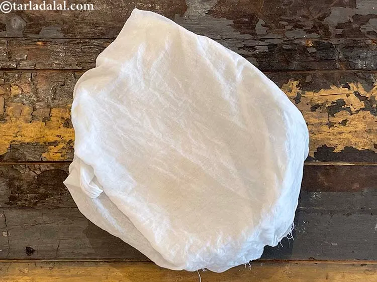Step 15 – Cover the dough with a wet muslin cloth and keep aside for 5 minutes.