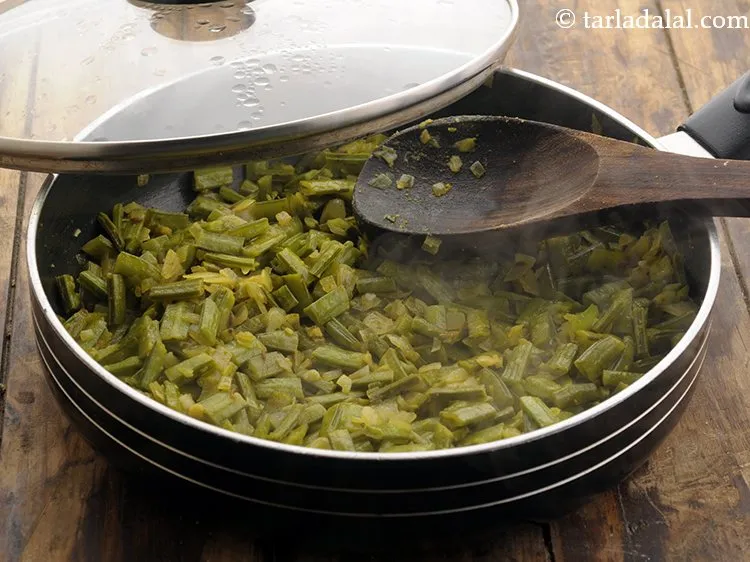 स्टेप 14 – <p>अच्छी तरह से मिलाएं और ढक्कन के साथ कवर करें …