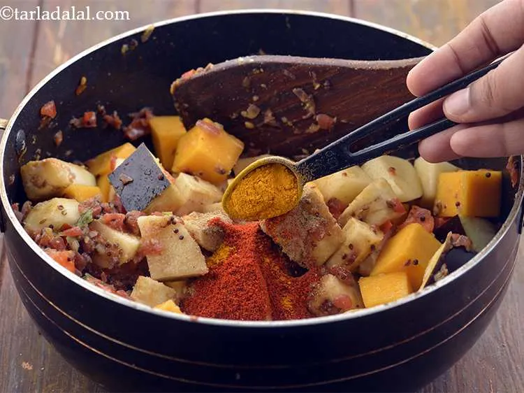 Step 23 – Add the turmeric powder for the colour.