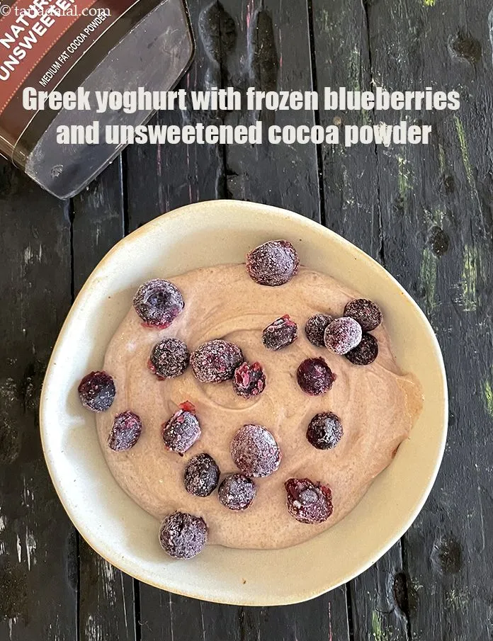 Step 16 – <strong>Greek yoghurt with frozen blurberries and unsweetened cocoa powder. Curd with&nbsp;frozen blurberries and unsweetened cocoa …