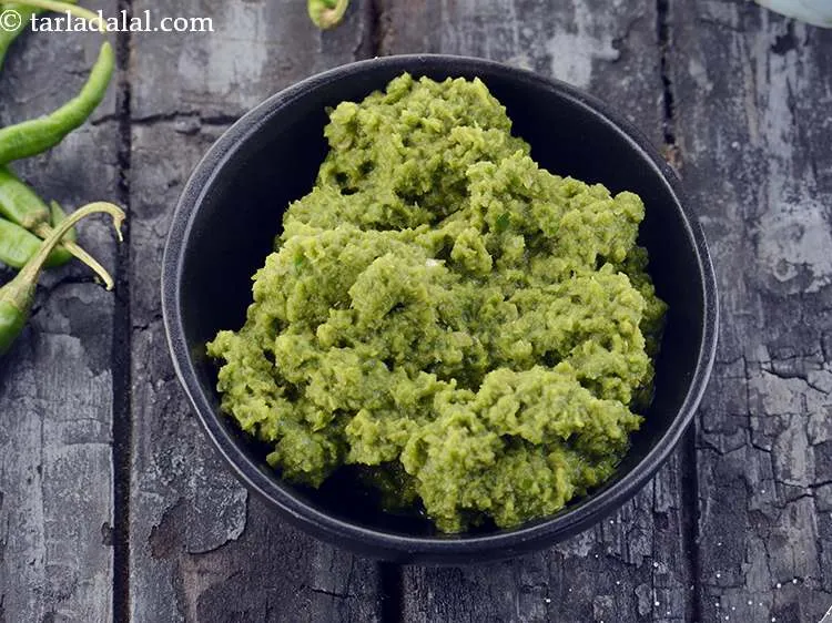 Step 25 – Add 1 tsp&nbsp;<a href="https://www.tarladalal.com/glossary-green-chilli-paste-hari-mirch-ki-paste-mirchi-paste-333i">green chilli paste</a>.