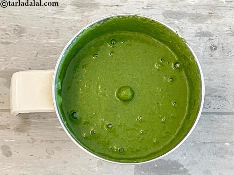 स्टेप 11 – मिश्रण को चिकना पेस्ट बना लें।