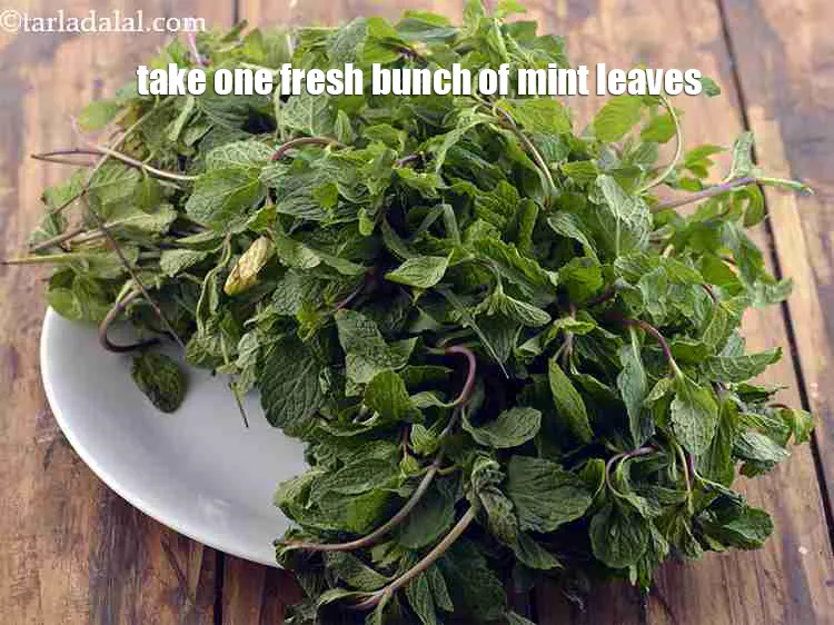 Step 8 – To make&nbsp;<strong>green chutney for chaat recipe | hari chutney for chaat | spicy coriander chutney …