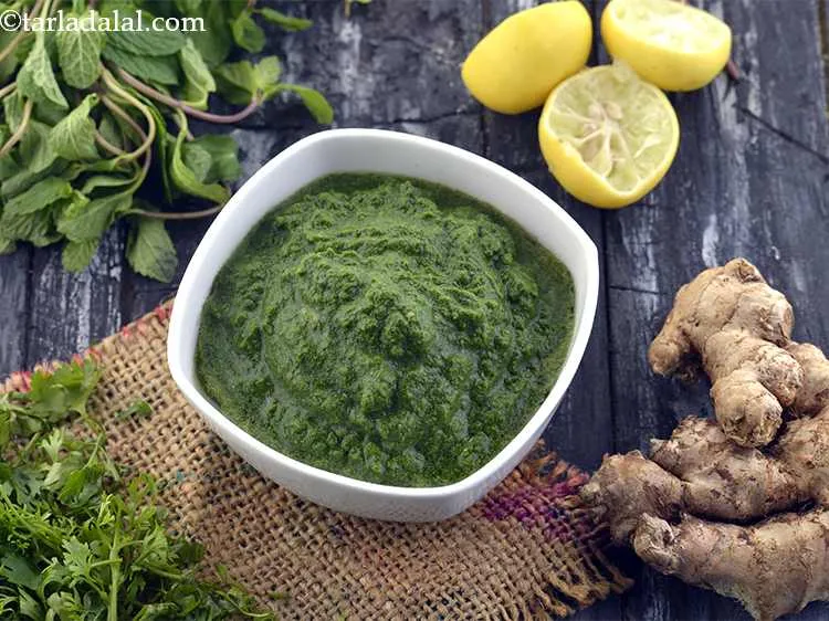 स्टेप 17 – इसे गरम <a href=""https://www.tarladalal.com/Palak-Pakora-Palak-Pakoda-hindi-42079r"" target=""_blank""><strong>पालक पकोड़ों</strong></a> के साथ परोसें और …