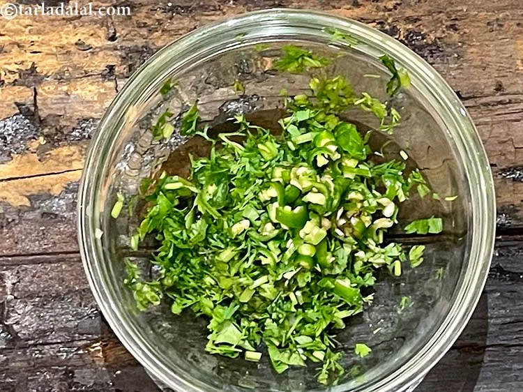 Step 6 – Add&nbsp;<meta charset="UTF-8" />1 tbsp&nbsp;<a href="glossary-chopped-green-chilli-820i">chopped green chillies</a>.