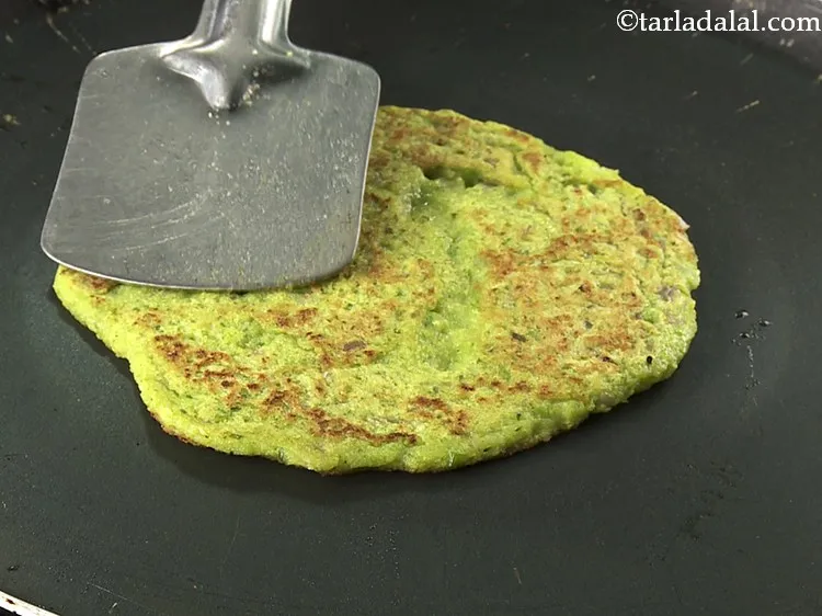 Step 18 – Cook the&nbsp;<strong>green peas pancake | green peas cheela with moong dal | healthy green peas …