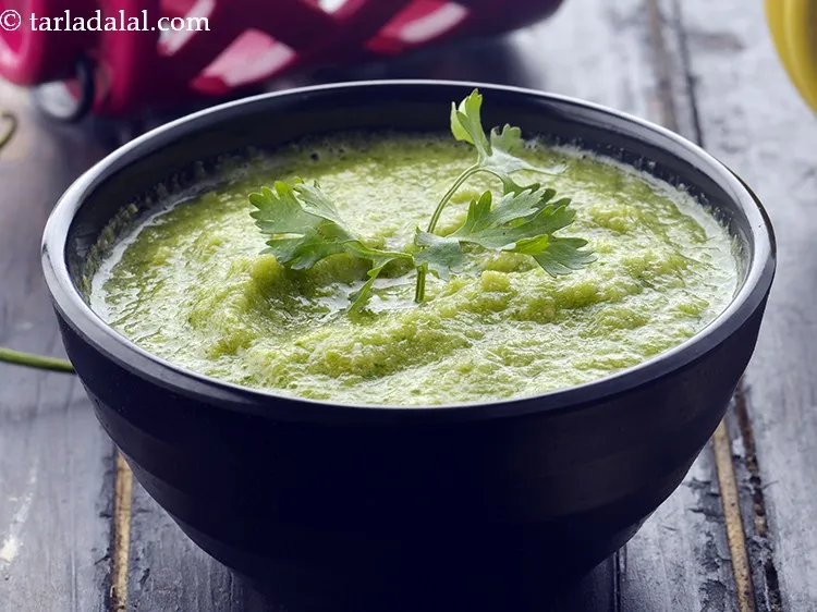 Step 33 – Spread 1 tbsp of <a href="https://www.tarladalal.com/green-salsa-1274r">green salsa</a> evenly over it.