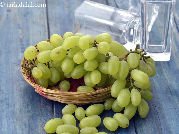 Step 18 – Green grapes abound in&nbsp;<a href="https://www.tarladalal.com/recipes-for-Vitamin-C-Rich-Indian-Recipes-804">vitamin C</a>&nbsp;which helps to build healthy gums.&nbsp;&nbsp;