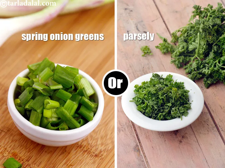 स्टेप 26 – अजवाइन को कटा हुआ हरा प्याज या अजमोद के साथ …