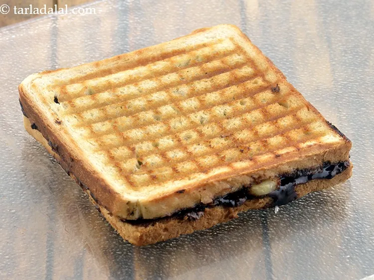 Step 9 – Grill in a greased pre-heated sandwich griller for 4 to 5 minutes or till they …