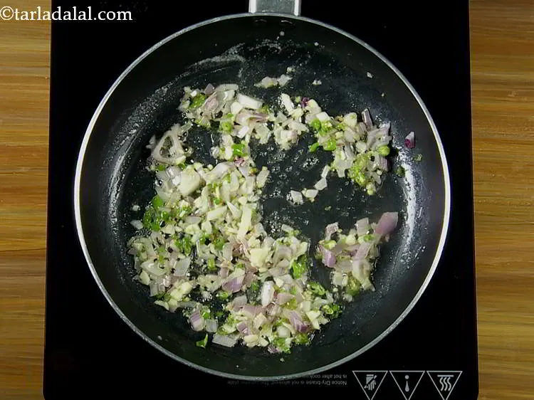 Step 6 – Mix well and saut&eacute; on a medium flame for a few seconds.