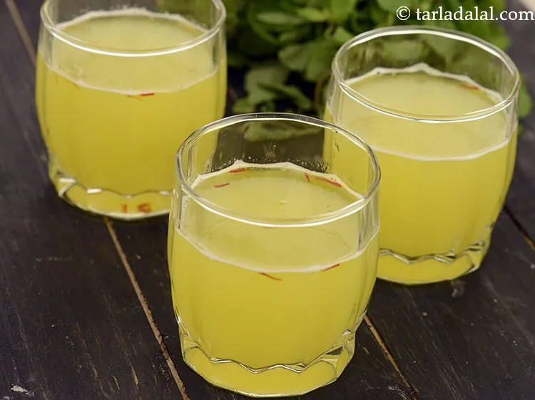 स्टेप 18 – इस पेय की समान मात्रा को ४ अलग-अलग ग्लास में …