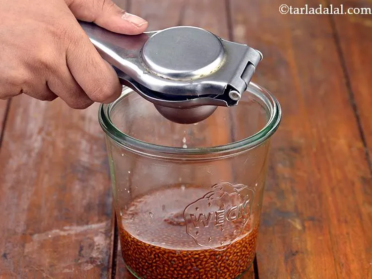 Step 5 – To this, add the lemon juice. Of course halim has a lot of iron, but …