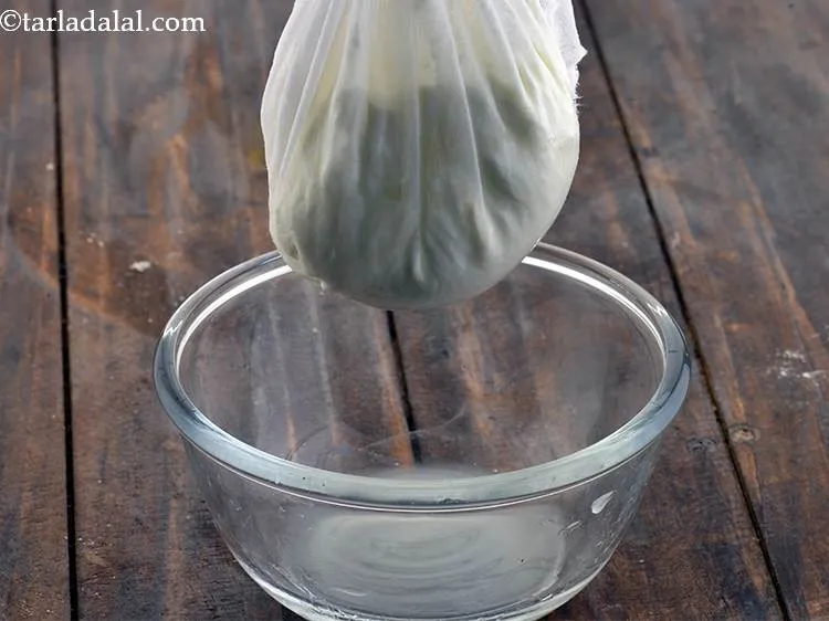 Step 22 – Now gather all the ends of the muslin cloth and make a knot.