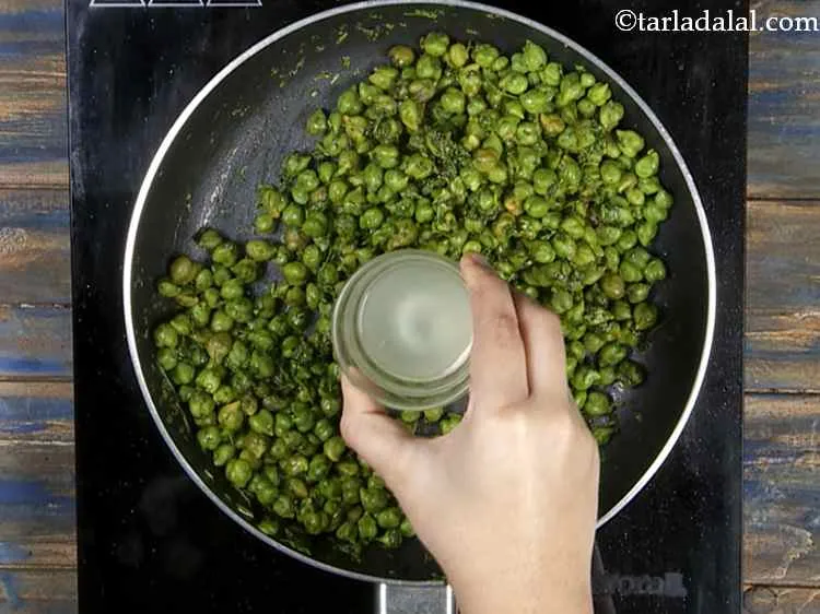 Step 18 – Switch off the flame. Just before serving add the lemon juice and mix the &nbsp;<strong>Harbara …