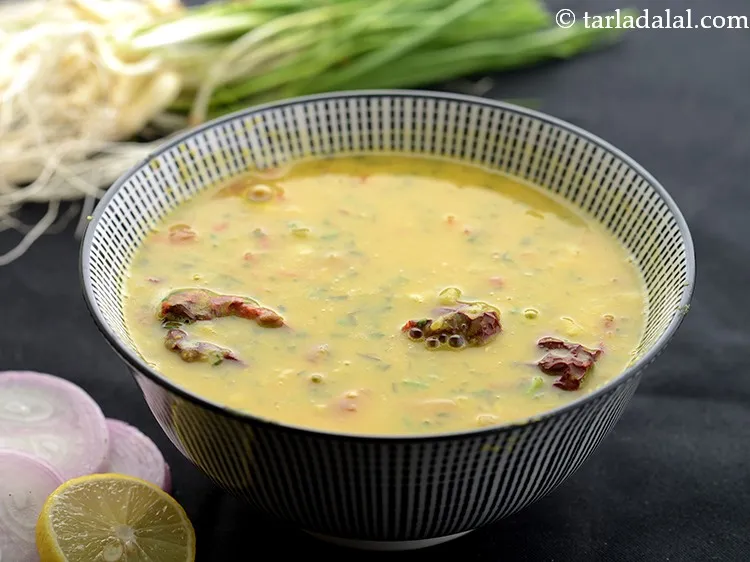 Step 24 – <div> Serve <strong>hare lehsun ki dal for weight loss</strong> hot garnished with coriander.&nbsp;</div>