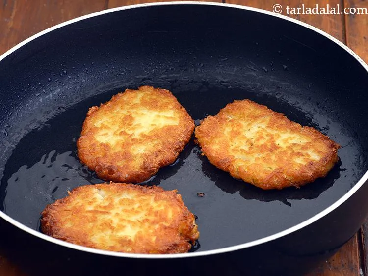 स्टेप 7 – तब तक पकाएं जब तक कि नीचे की तरफ अच्छी …