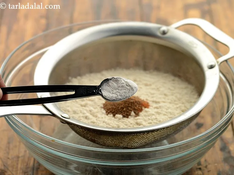 स्टेप 4 – इसमें बेकिंग पाउडर डालें। यह बच्चों के लिए स्वस्थ गाजर …