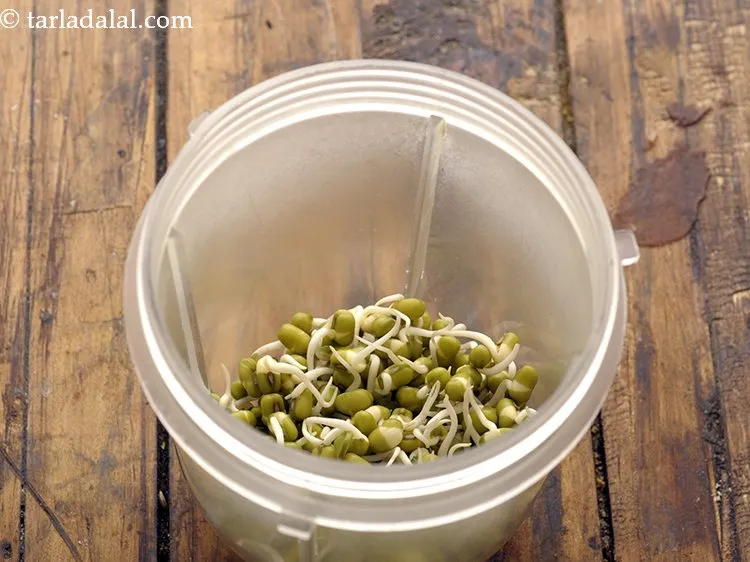 Step 2 – For preparing&nbsp;healthy koftas&nbsp;for&nbsp;<strong>kofta kadhi recipe |&nbsp;healthy&nbsp;kofta kadhi |</strong>&nbsp;in a mixer jar take sprouted moong.