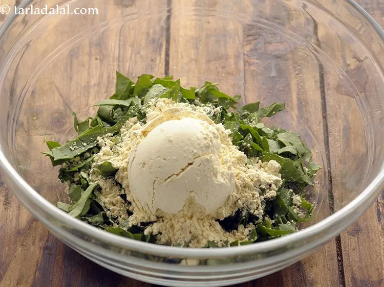 Step 6 – Add besan. This will absorb the extra moisture and bind together all the ingredients.