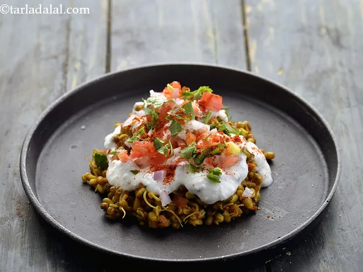 स्टेप 28 – १ टेबल-स्पून धनिया छिड़कें। अंत में, इसके ऊपर एक चुटकी …