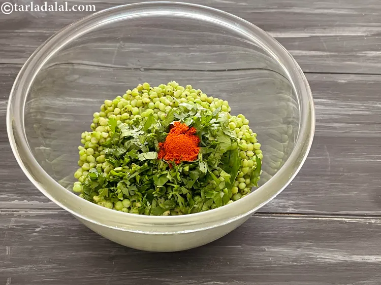 Step 5 – <p>Add the red chilli powder.</p>