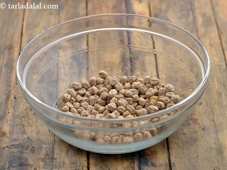 Step 10 – To make the Lebanaese hummus, wash the kabuli chana very well