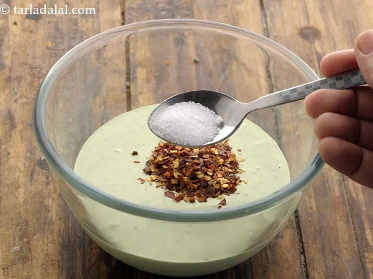 स्टेप 10 – स्वादानुसार नमक डालें।