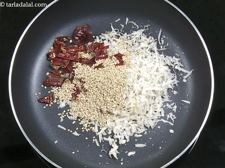 स्टेप 14 – मज़ेदार स्वाद के लिए तिल डालें।