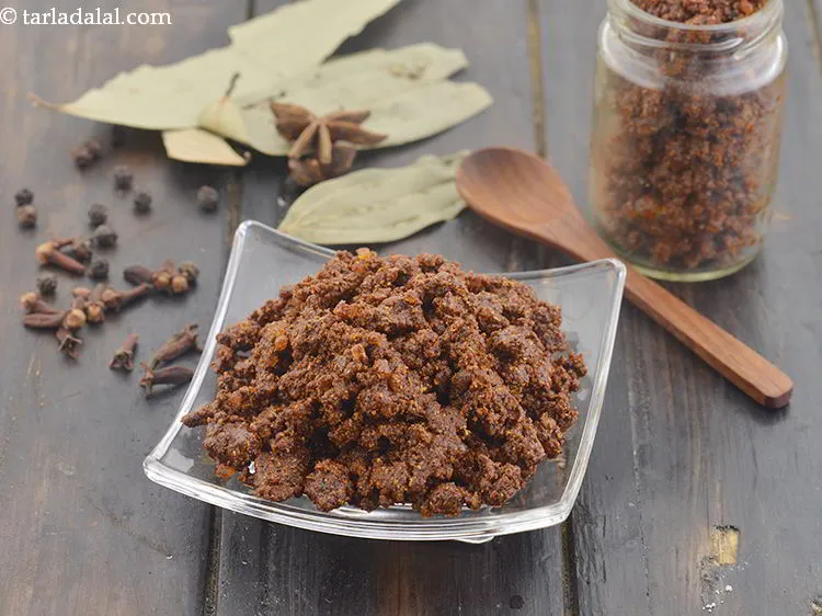 स्टेप 25 – <strong>दाबेली मसाला पाउडर</strong> फ्रिज में एक एयर-टाइट कंटेनर में भर …