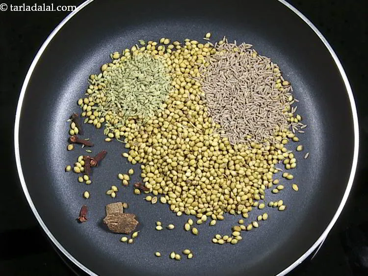 स्टेप 6 – दालचीनी डालें।