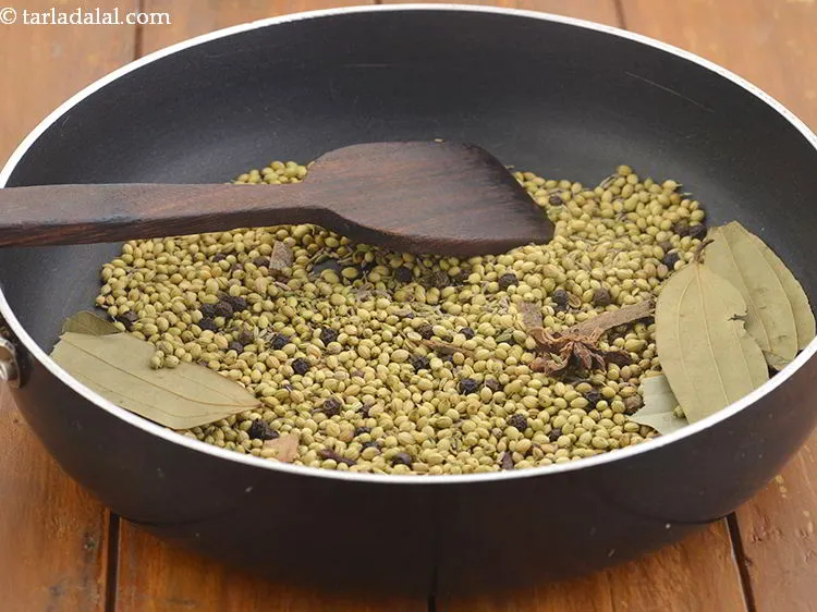 स्टेप 10 – अच्छी तरह से मिलाएं और मध्यम आंच पर १ से …