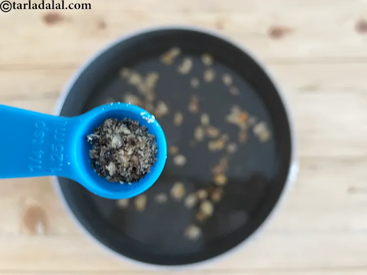 Step 8 – Add&nbsp;<meta charset="UTF-8" />1/4 tsp&nbsp;<a href="glossary-freshly-ground-black-pepper-kalimirch-powder-kali-mirch-ka-powder-567i">freshly ground black pepper (kalimirch)</a>.