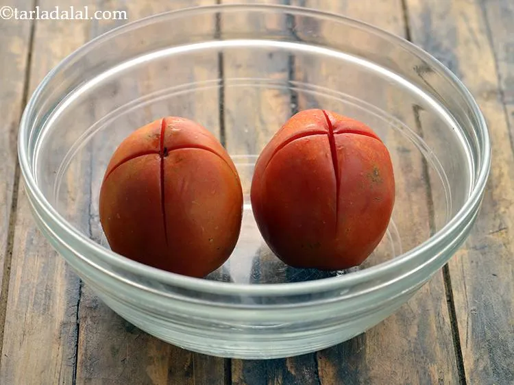 स्टेप 3 – उन्हें माइक्रोवेव-सेफ प्लेट या कटोरे में रखें।