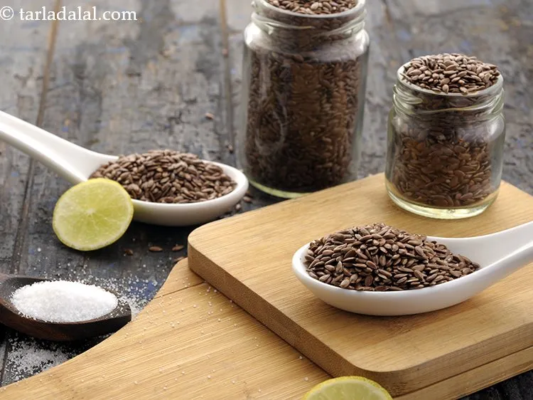 Step 17 – Serve <strong>flax seed mukhwas </strong>every day after meals. Store the remaining in an air-tight container.&nbsp;