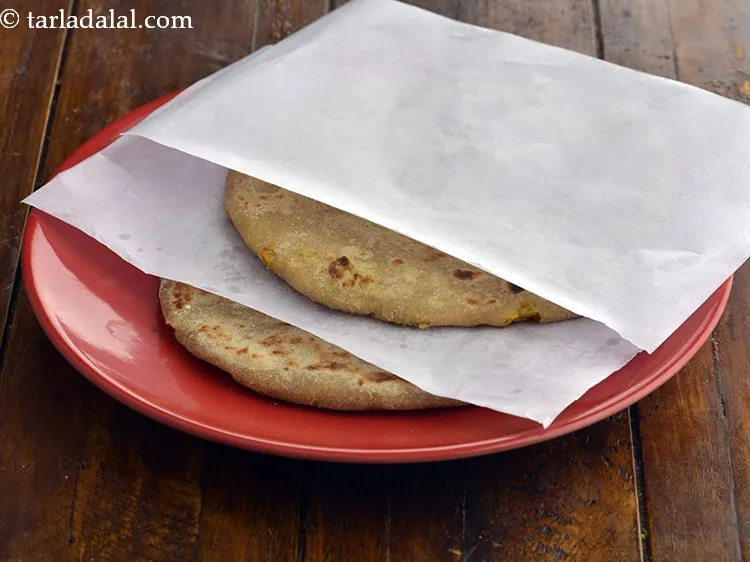 Step 23 – To&nbsp;<strong>freeze aloo paratha recipe | how to store aloo paratha | tips to freeze parathas,&nbsp;</strong>stack …