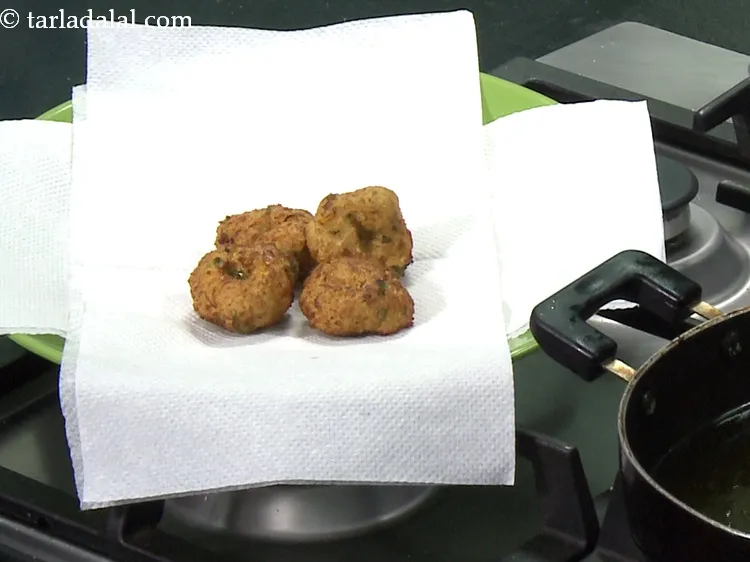 Step 24 – Drain on an absorbent paper and keep aside.