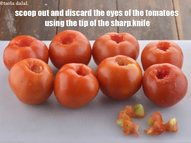 स्टेप 3 – एक तेज चाकू की नोक का उपयोग करके टमाटर के …