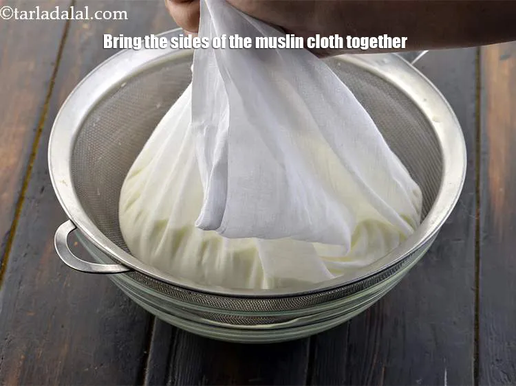 Step 6 – Bring the sides of the muslin cloth together.