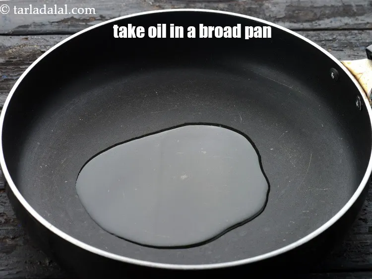 स्टेप 24 – <p>सुनिश्चित करें कि भिंडी को हमेशा पर्याप्त तेल के साथ …