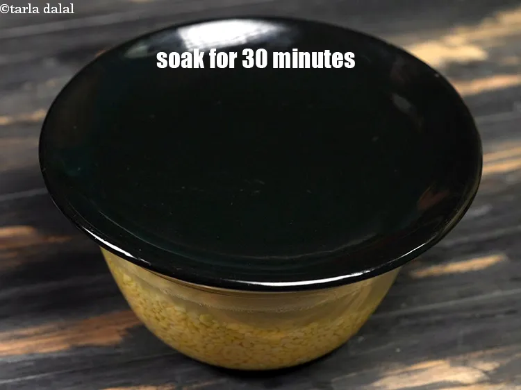 स्टेप 5 – ढक्कन से ढककर 30 मिनट के लिए अलग रख दें।