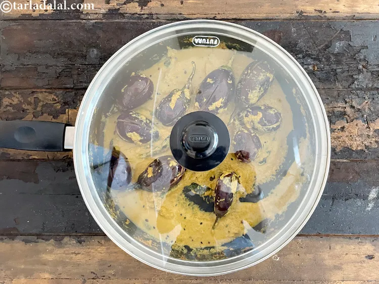 Step 43 – <meta charset="UTF-8" /> &nbsp;Cover with a lid and cook on a medium flame for 10&nbsp;minutes, …