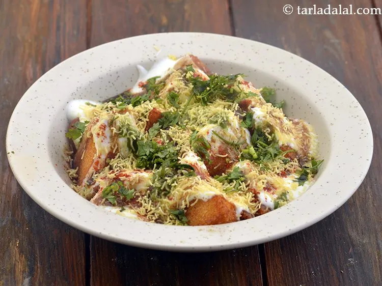 Step 14 – Finally, sprinkle 1 tbsp of coriander evenly over <strong>idli chaat</strong>. If you like then you …