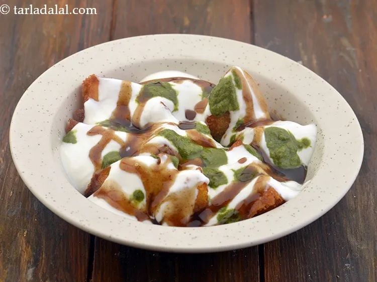 Step 10 – Drizzle 2 tsp of sweet chutney evenly over it. Also, I make use of this …