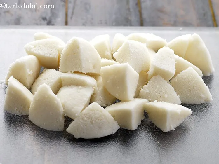 Step 3 – For making the <strong>Idli Chilli </strong>recipe, cut the idli into cubes. Also, you can cut …